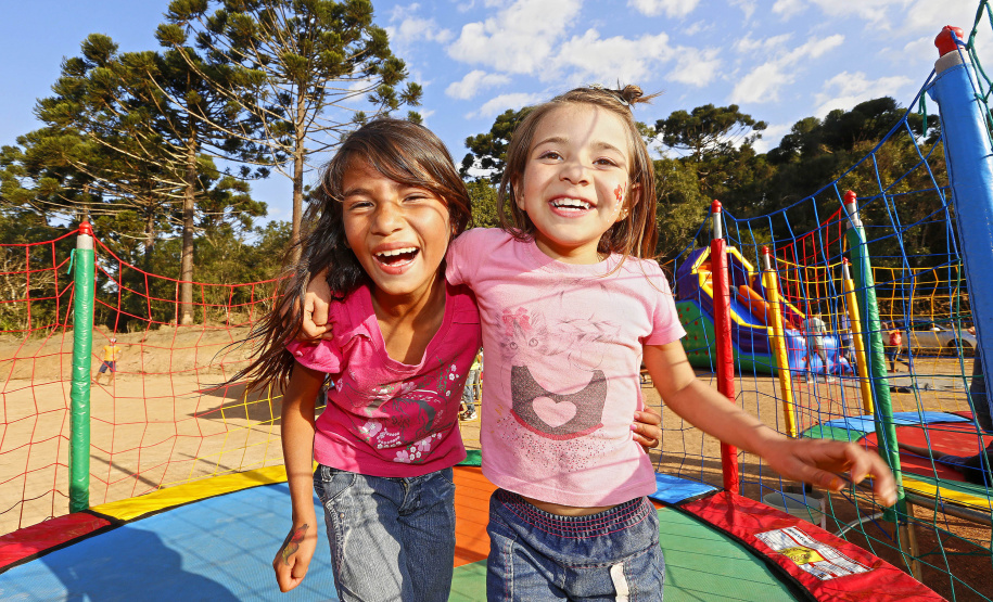 Estado e Conselho publicam relatório que orienta políticas sobre crianças e adolescentes