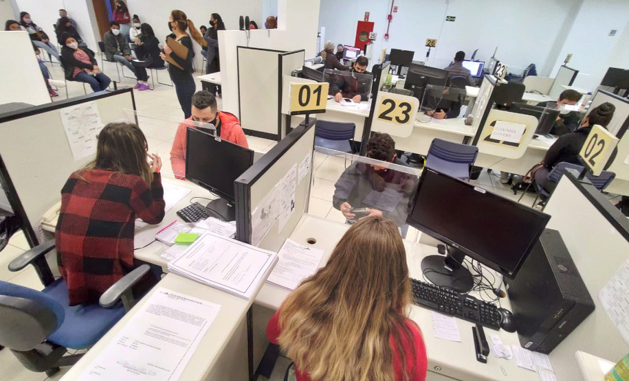 Semana começa com 10.733 vagas ofertadas nas Agências do Trabalhador do Paraná