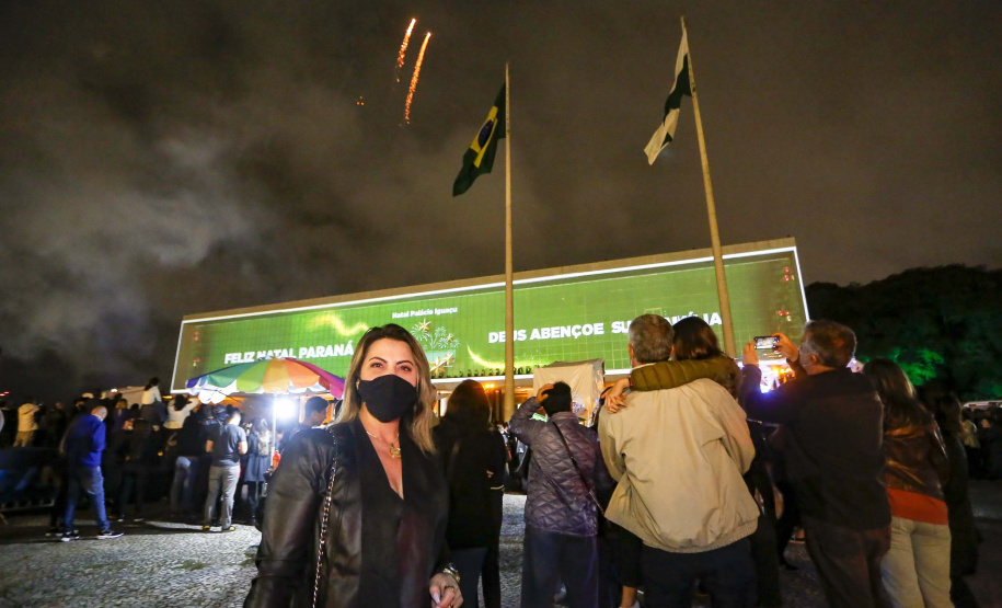 Natal Palácio Iguaçu emociona, encanta e alegra crianças e adultos, afirmam espectadores