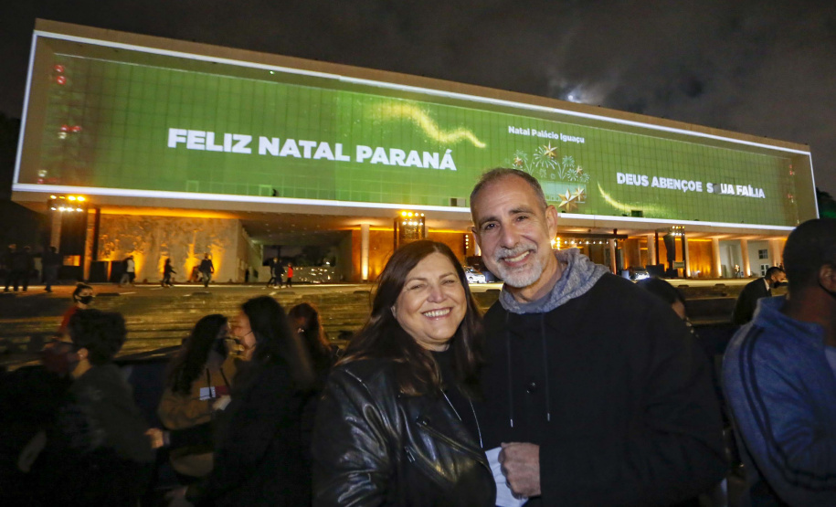 Natal Palácio Iguaçu emociona, encanta e alegra crianças e adultos, afirmam espectadores