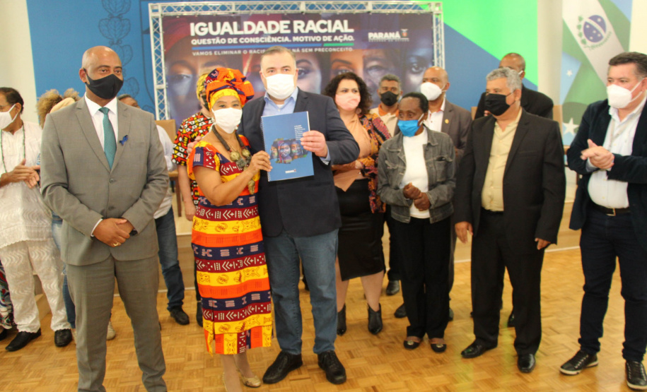 Na véspera do Dia da Consciência Negra, Paraná lança plano de promoção da igualdade racial