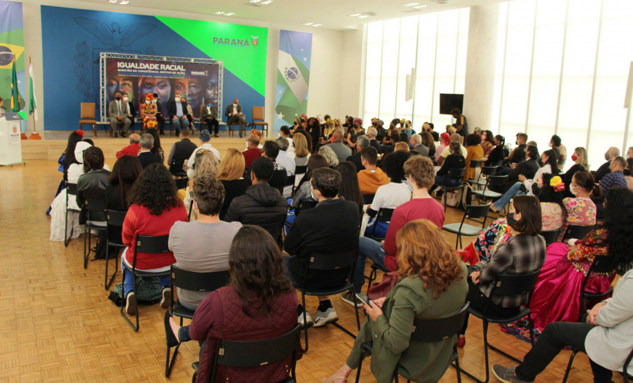 Na véspera do Dia da Consciência Negra, Paraná lança plano de promoção da igualdade racial