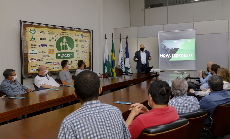 Em Guarapuava, Governo e Sindusmadeira avaliam impacto da Nova Ferroeste para o setor
