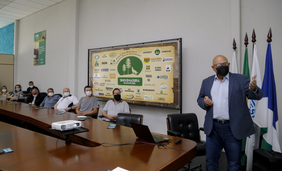 Em Guarapuava, Governo e Sindusmadeira avaliam impacto da Nova Ferroeste para o setor