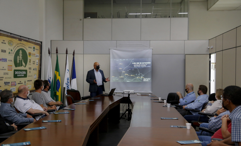 Em Guarapuava, Governo e Sindusmadeira avaliam impacto da Nova Ferroeste para o setor
