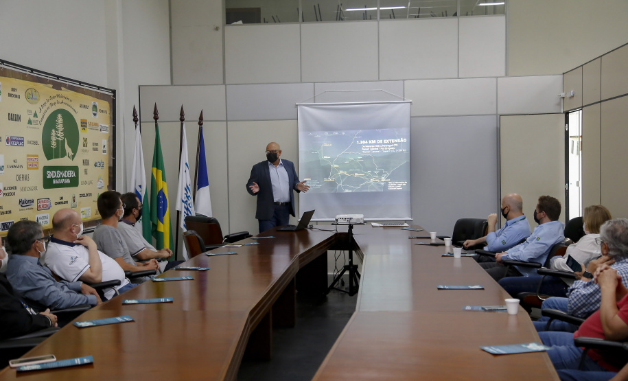 Em Guarapuava, Governo e Sindusmadeira avaliam impacto da Nova Ferroeste para o setor