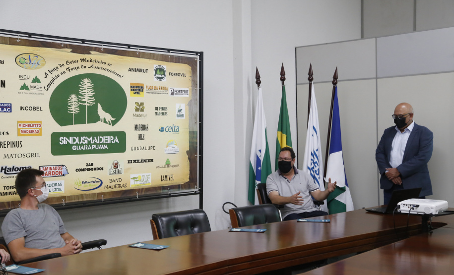 Em Guarapuava, Governo e Sindusmadeira avaliam impacto da Nova Ferroeste para o setor