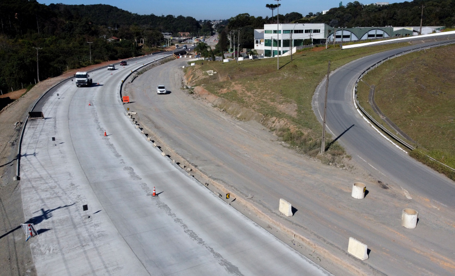 O Departamento de Estradas de Rodagem do Paraná (DER/PR) realizou nesta sexta-feira (12) a fase de lances da licitação do projeto e da obra de duplicação da PR-092, a Rodovia dos Minérios, no perímetro urbano de Almirante Tamandaré, na Região Metropolitana de Curitiba. Foto: Ari Dias/AEN