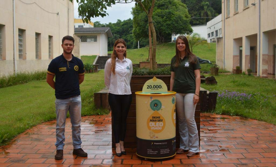 Unicentro disponibiliza ponto de coleta de óleo de cozinha usado em Irati. Foto: Unicentro