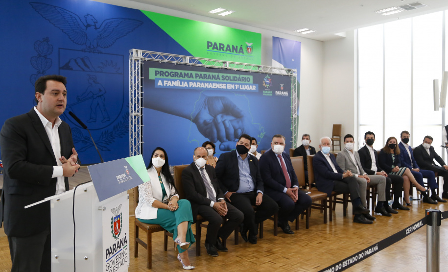 Governador lança Paraná Solidário, pacote que amplia os benefícios sociais do Estado