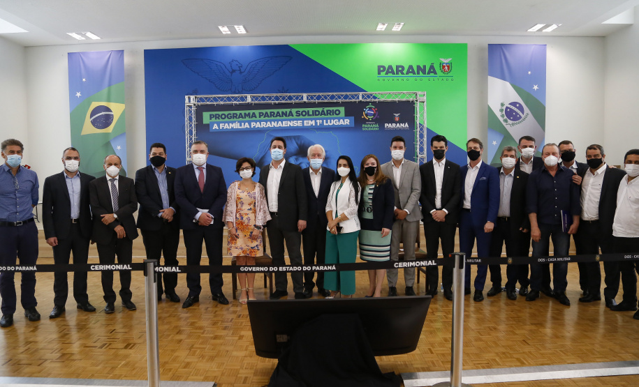 Governador lança Paraná Solidário, pacote que amplia os benefícios sociais do Estado
