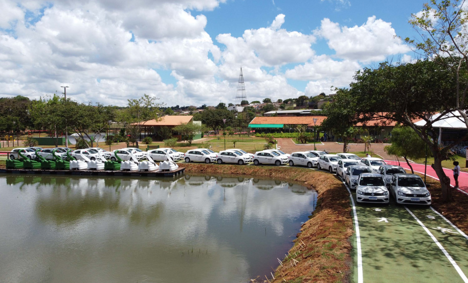 O governador Carlos Massa Ratinho Junior esteve nesta sexta-feira (19) no município de Ivaiporã e confirmou o repasse de R$ 36,1 milhões para obras de infraestrutura urbana e rodoviária. Foto: Ari Dias/AEN
