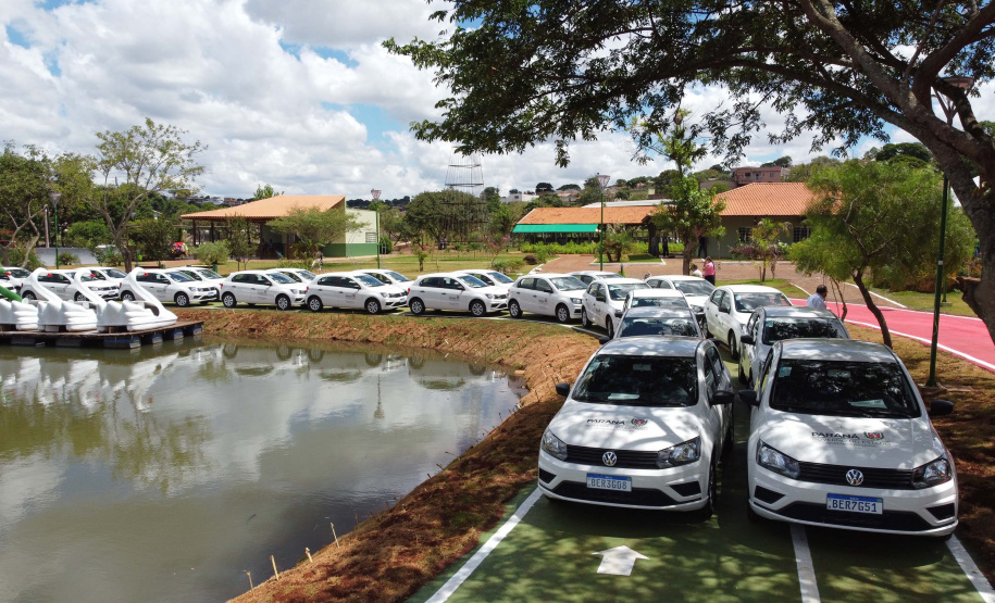 O governador Carlos Massa Ratinho Junior esteve nesta sexta-feira (19) no município de Ivaiporã e confirmou o repasse de R$ 36,1 milhões para obras de infraestrutura urbana e rodoviária. Foto: Ari Dias/AEN
