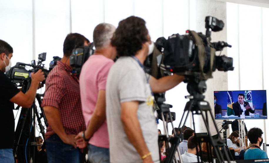 O governador Carlos Massa Ratinho Junior e secretários de Estado apresentam nesta sexta-feira (26), em conjunto com a Polícia Rodoviária Federal, detalhes do plano de operação para o fim da concessão das rodovias paranaenses, que ocorre neste final de semana.  - 26/11/2021 - Foto:Jonathan Campos/AEN