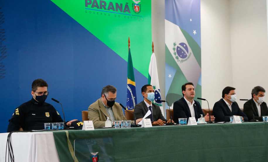 O governador Carlos Massa Ratinho Junior e secretários de Estado apresentam nesta sexta-feira (26), em conjunto com a Polícia Rodoviária Federal, detalhes do plano de operação para o fim da concessão das rodovias paranaenses, que ocorre neste final de semana. - 26/11/2021