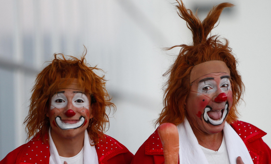 Natal Palácio Iguaçu continua a encantar com apresentações de música e luzes neste sábado