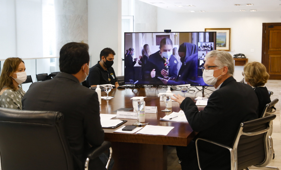 Paraná é reconhecido em grupo mundial da cadeia produtiva do fio de seda