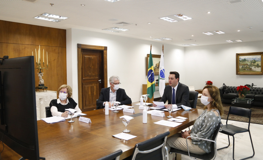 Paraná é reconhecido em grupo mundial da cadeia produtiva do fio de seda