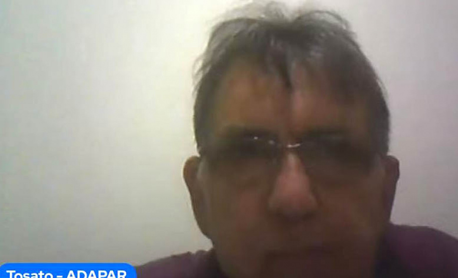 O Paraná intensificou, neste ano, as ações integradas para combate à deriva de defensivos agrícolas. Parte dos resultados, além de orientações e metas dessa iniciativa foram discutidos no evento online “Ação Integrada de Coexistência entre Agricultura, Apicultura, Meliponicultura e Sericicultura”, na quarta-feira (10). O debate teve a participação de representantes da Secretaria da Agricultura e do Abastecimento, Instituto de Desenvolvimento Rural do Paraná Iapar- Emater (IDR-Paraná), Agência de Defesa Agro