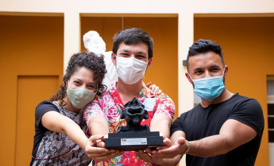 Vencedores do 49º Fenata da UEPG recebem troféus e premiações