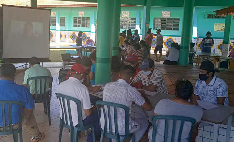 Artesãos de comunidades indígenas fazem a formação da Bolsa Qualificação. Foto: Kraw Penas/SECC