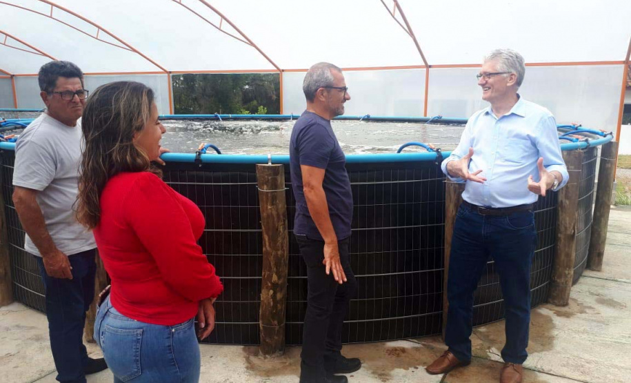 O secretário da Agricultura e do Abastecimento, Norberto Ortigara visita a Villa Peixes, em Curitiba. Foto:SEAB