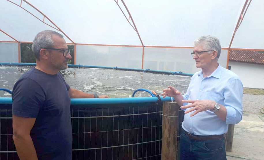 O secretário da Agricultura e do Abastecimento, Norberto Ortigara visita a Villa Peixes, em Curitiba. Foto:SEAB