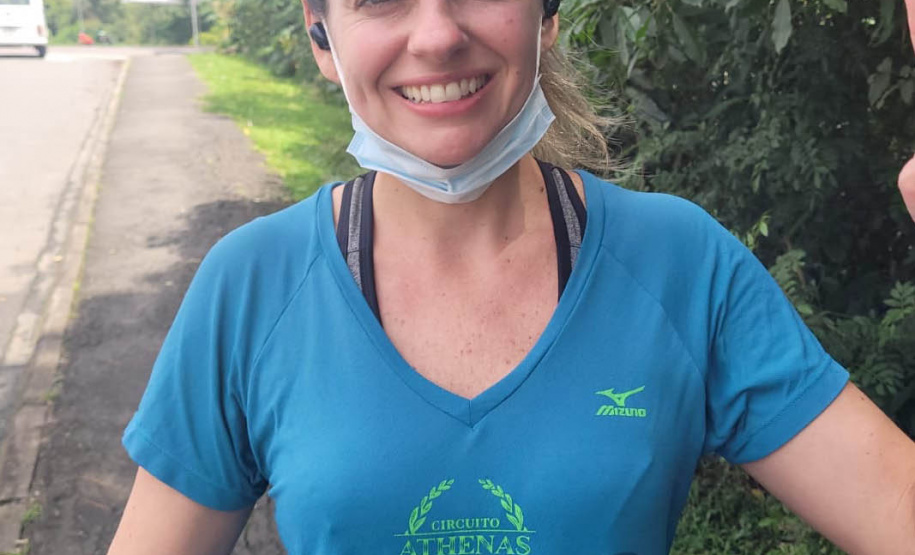 CGE se inspira na Dinamarca para unir ética, solidariedade e exercício físico - DESAFIO – Foi proposto aos servidores da CGE percorrerem simbolicamente os 10.734 quilômetros que separam Curitiba de Copenhague. Eles se comprometeram a caminhar, correr, pedalar ou fazer qualquer atividade física, que é convertida em quilômetros por um aplicativo de celular. Perto de 70% dos servidores da Controladoria-Geral aderiram à iniciativa. - Curitiba, 12/11/2021 - Foto: CGE