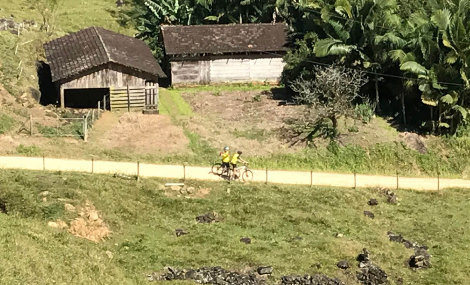 CGE se inspira na Dinamarca para unir ética, solidariedade e exercício físico - DESAFIO – Foi proposto aos servidores da CGE percorrerem simbolicamente os 10.734 quilômetros que separam Curitiba de Copenhague. Eles se comprometeram a caminhar, correr, pedalar ou fazer qualquer atividade física, que é convertida em quilômetros por um aplicativo de celular. Perto de 70% dos servidores da Controladoria-Geral aderiram à iniciativa. - Curitiba, 12/11/2021 - Foto: CGE