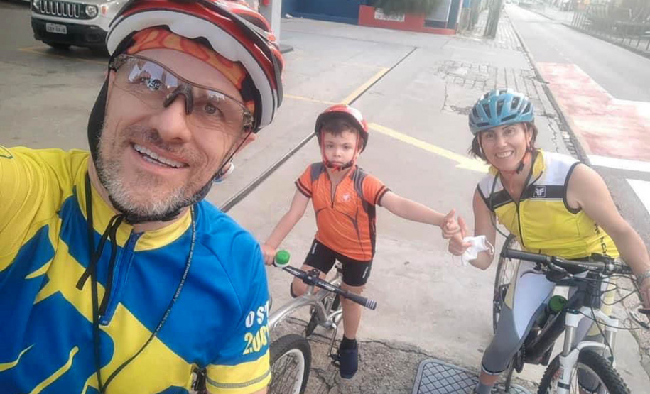 CGE se inspira na Dinamarca para unir ética, solidariedade e exercício físico - DESAFIO – Foi proposto aos servidores da CGE percorrerem simbolicamente os 10.734 quilômetros que separam Curitiba de Copenhague. Eles se comprometeram a caminhar, correr, pedalar ou fazer qualquer atividade física, que é convertida em quilômetros por um aplicativo de celular. Perto de 70% dos servidores da Controladoria-Geral aderiram à iniciativa. - Curitiba, 12/11/2021 - Foto: CGE