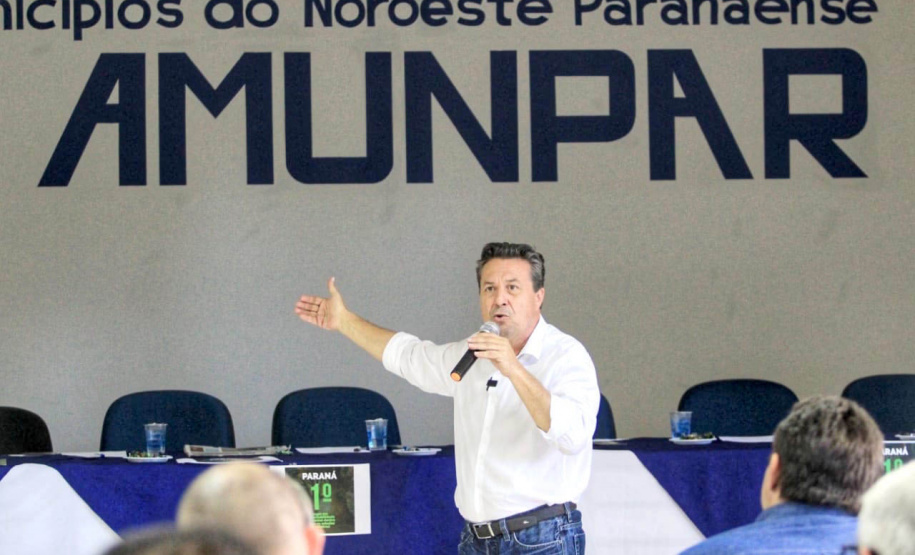 Prefeitos da Amunpar têm acesso a projetos e programas que visam o desenvolvimento sustentável - Paranavaí, 12/11/2021 - Foto: Alessandro Vieira/SEDEST