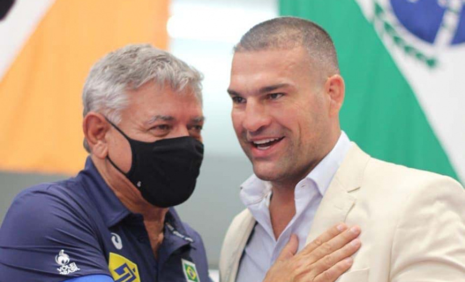 Pioneiro no País, Paraná Combate recebe campeão mundial e encerra com sucesso a primeira edição