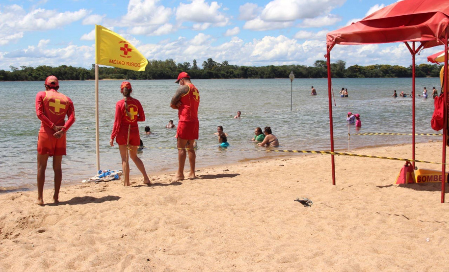 Corpo de Bombeiros capacita guarda-vidas civis voluntários para a temporada 2021/2022