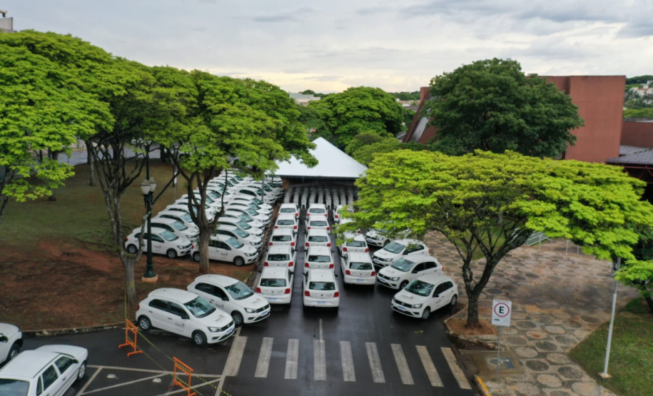A Secretaria de Estado da Saúde (Sesa) entregou 47 veículos para a Estratégia da Saúde da Família (ESF) e assinou convênio de R$ 5 milhões para o programa de Qualificação dos Consórcios Intermunicipais de Saúde (Qualicis) aos 21 municípios de abrangência da 12ª Regional de Saúde de Umuarama.  -  Umuarama, 25/11/2021 - Foto: Américo Antonio/SESA