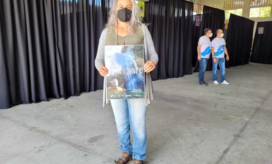 Em seis salas de oficinas, no município de Morretes, o projeto piloto VRS Mata Atlântica reuniu, nesta quinta e sexta-feira (25 e 26), mais de 50 produtores rurais e representantes de pupunha, banana, mandioca, juçara, frutos sazonais do Litoral, e operadores e prestadores de serviços do turismo. Eles são representantes dos municípios de Guaraqueçaba, Morretes e Antonina. - Antonina, 26/11/2021 - Foto: Investe Paraná