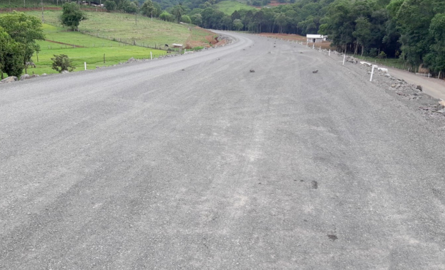 Obra de implantação do Contorno Noroeste de Francisco Beltrão alcança 60% da execução. Foto:DER