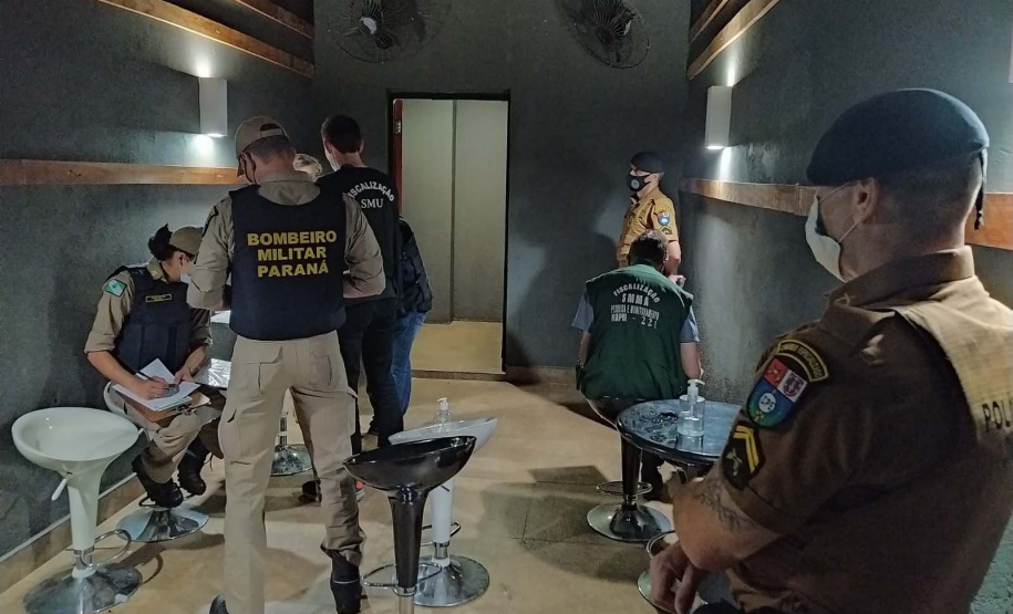 Operação apreende arma de fogo e produtos contrabandeados em Curitiba e no Litoral