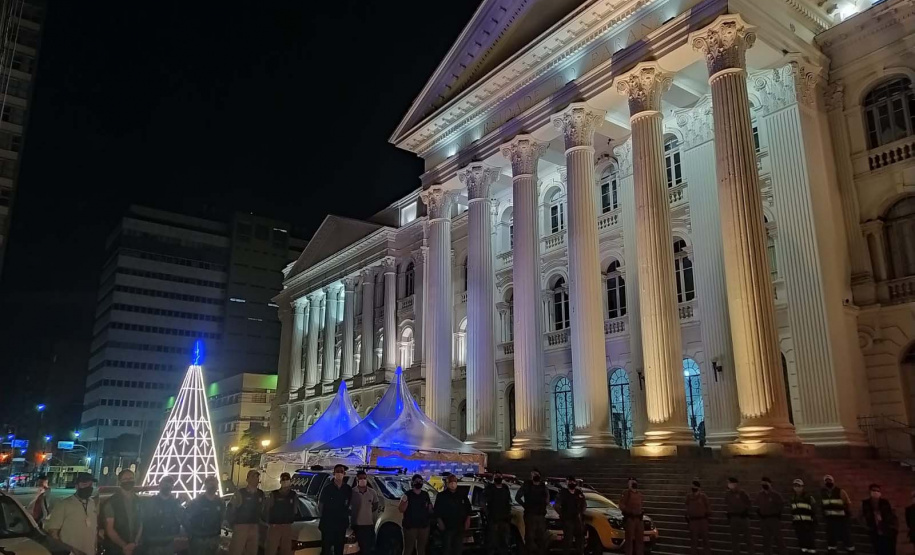 Operação apreende arma de fogo e produtos contrabandeados em Curitiba e no Litoral