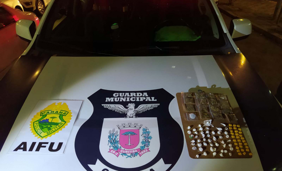Operação apreende arma de fogo e produtos contrabandeados em Curitiba e no Litoral