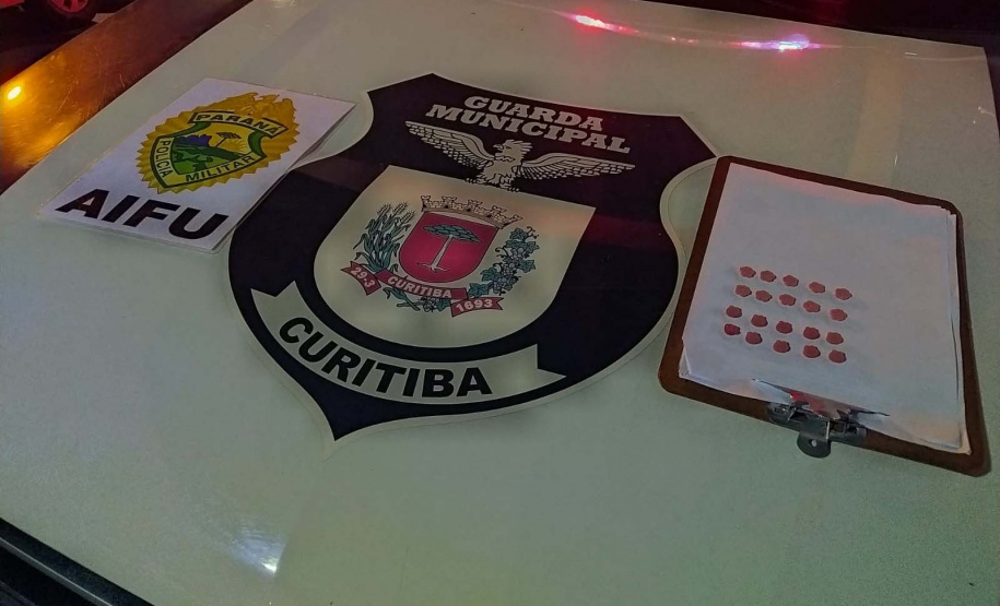 Operação apreende arma de fogo e produtos contrabandeados em Curitiba e no Litoral