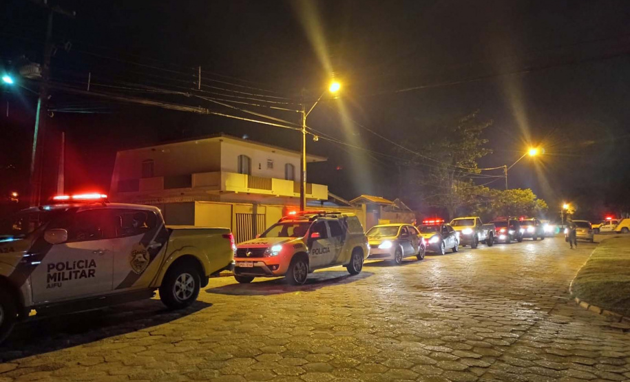 Operação apreende arma de fogo e produtos contrabandeados em Curitiba e no Litoral