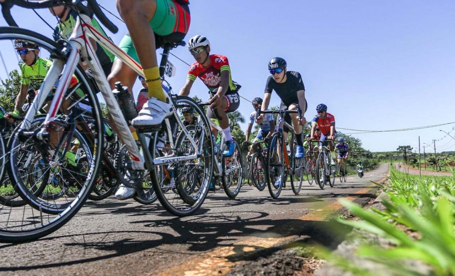 A cidade de Apucarana será a sede da etapa final dos Jogos da Juventude e Jogos Abertos na cidade de Apucarana, que inicia na sexta-feira(26) com o JOJUPS, e no sábado (27) e os JAPS. Nesta semana, cinco modalidades estarão em disputa: tênis de mesa, ciclismo, xadrez, tênis e badminton. - curitiba, 25/11/2021 - Foto: Paraná Esporte