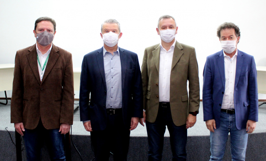 O Instituto de Tecnologia do Paraná (Tecpar), o Centro de Produção e Pesquisa de Imunobiológicos (CPPI) e a Fundação Estatal de Atenção em Saúde do Estado do Paraná (Funeas) buscam oportunidades de atuação em conjunto em projetos de Pesquisa e Desenvolvimento (P&D), de forma a trazer, de maneira mais eficiente, novas soluções para a área da saúde para o Paraná.- Curitiba, 11/11/2021 - Foto: Tecpar