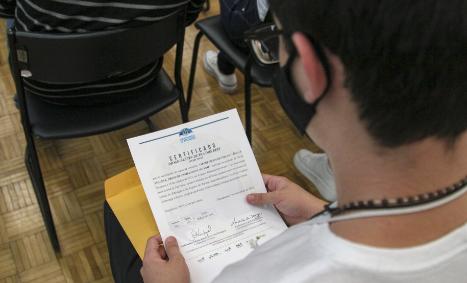 Governador do Paraná, Carlos Massa Ratinho Junior e o Secretario da Educação, Renato Feder participam do projeto Ganhando o Mundo.