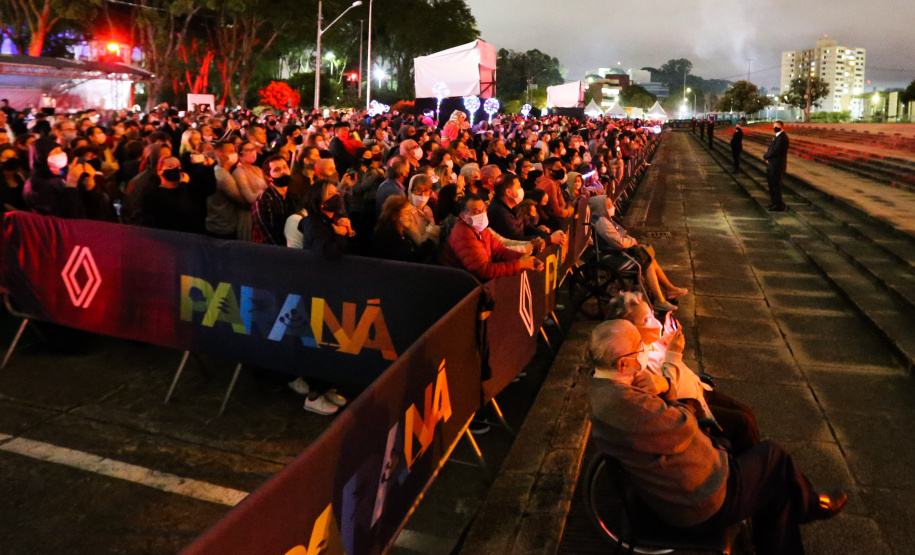 Espetáculo Natal do Palácio encanta novamente o público curitibano