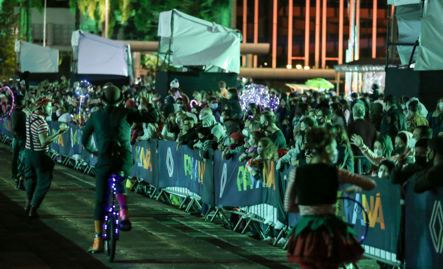 Espetáculo Natal do Palácio encanta novamente o público curitibano