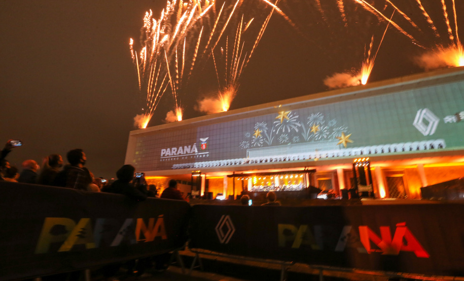 Espetáculo Natal do Palácio encanta novamente o público curitibano