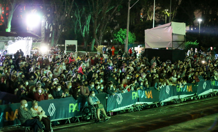 Espetáculo Natal do Palácio encanta novamente o público curitibano