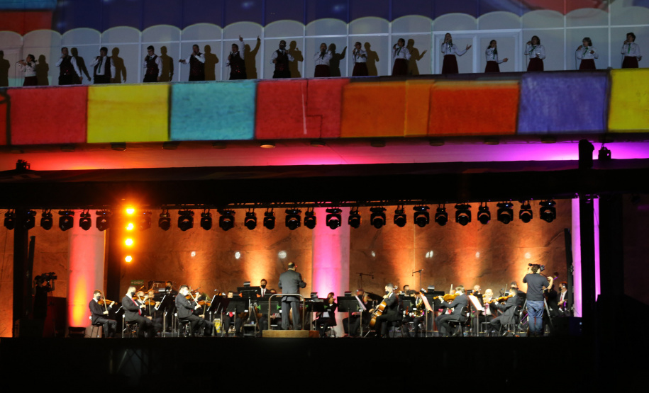 Espetáculo Natal do Palácio encanta novamente o público curitibano
