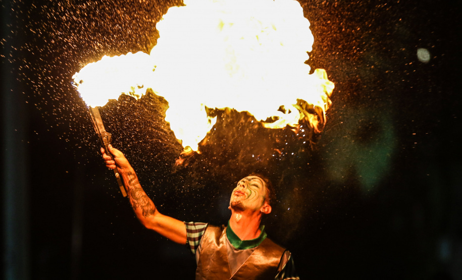 Espetáculo Natal do Palácio encanta novamente o público curitibano